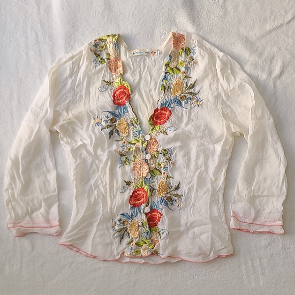 Johnny Was Tops - Johnny Was White Blouse Floral Embroidery XS Rayon Long Sleeve FLAW flowy Boho